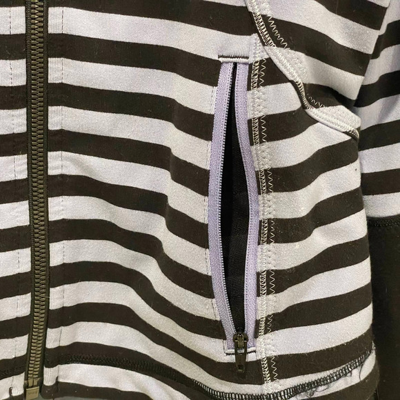 Lululemon Womens Forme Jacket Size 8 Black Lilac Striped Sea Stripe Polar Haze - Picture 9 of 10